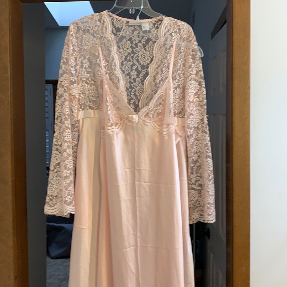 Women gowns 2 pieces